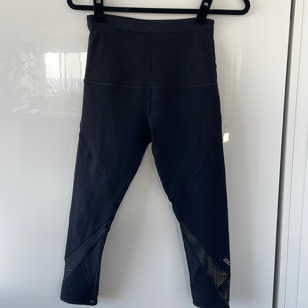 Black Lorna Jane, 19” inseam, high waist leggings